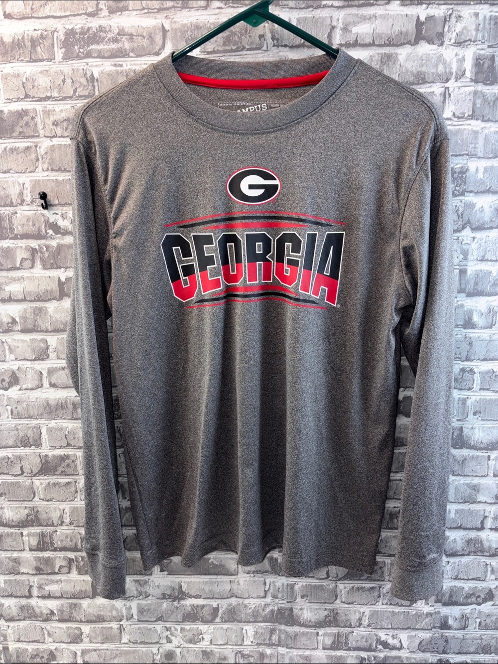 Georgia Bulldogs
Campus Heritage Georgia Long Sleeve Shirt in Gray and Red